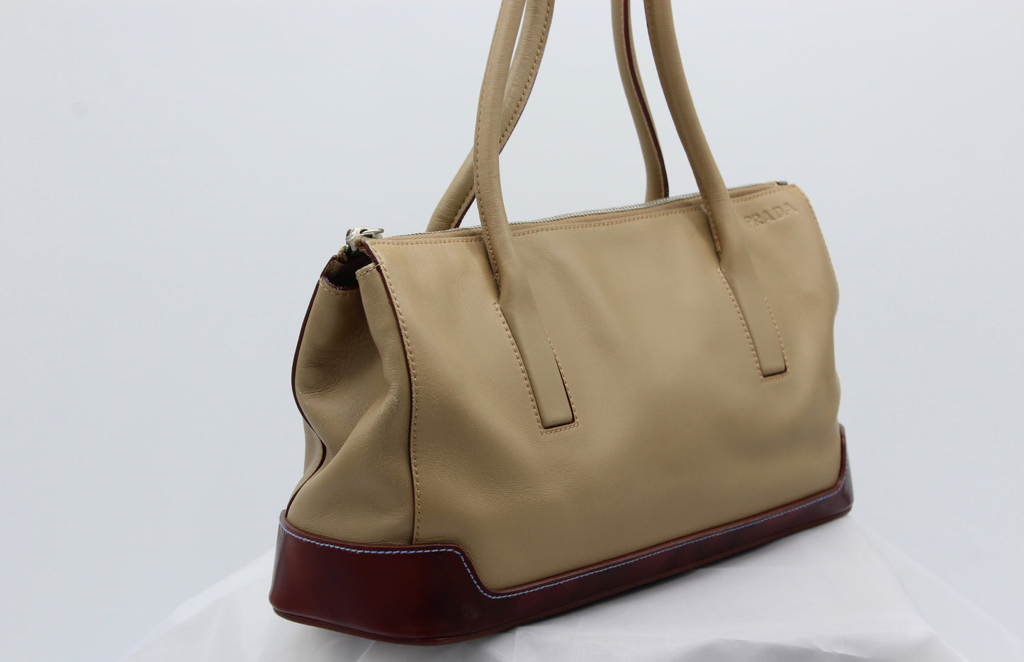 Prada Vintage Verni Trimmed Vitello Shoulder Bag in Colour Sabbia/Per