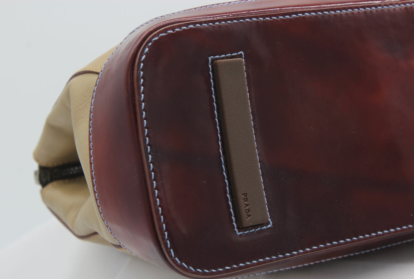 Prada Vintage Verni Trimmed Vitello Shoulder Bag in Colour Sabbia/Per